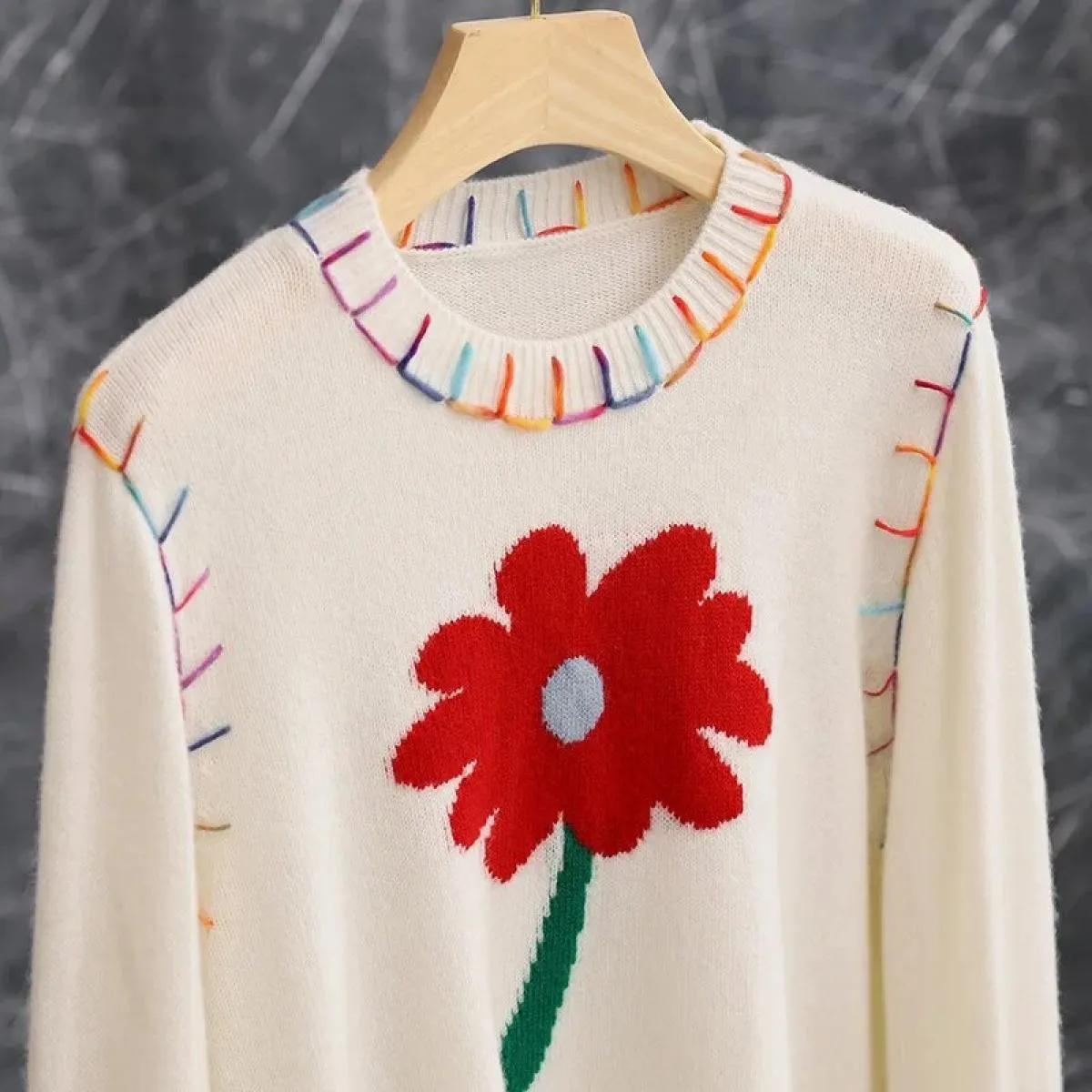 Maglione Sense con design a contrasto di colore Donna 2023 Nuovi fiori Top maglione da indossare all'esterno allentato e delicat