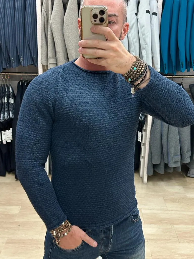 Maglione V2 girocollo a manica lunga con lavorazione Tono su Tono lungo tutto il maglione stesso Tinta Unita Blu **esaurito**