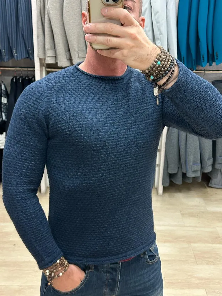 Maglione V2 girocollo a manica lunga con lavorazione Tono su Tono lungo tutto il maglione stesso Tinta Unita Blu **esaurito**