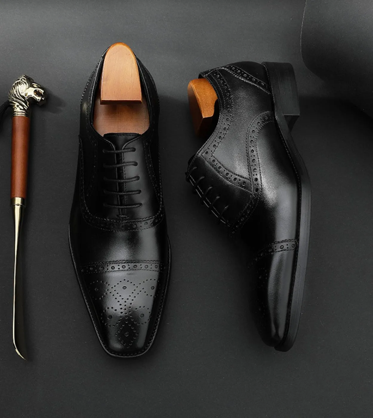 Scarpe brogue italiane di lusso per uomo in vera pelle 2023 Nuovo stile Designer di marca Uomo fatto a mano Nero Business Work S