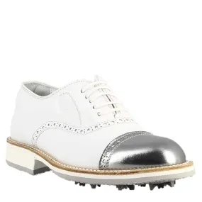 Scarpe golf da donna artigianali in pelle bianco e dettagli in argento